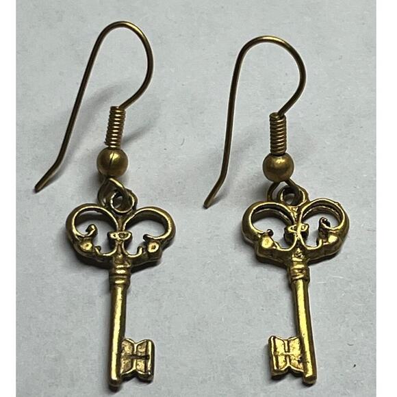 Pair of Vintage Antique Style gold Tone Key Earrings. Jewelry - Picture 1 of 4